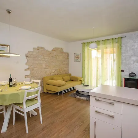 2 Bedroom Amazing In Holiday home *