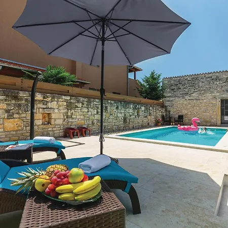 2 Bedroom Amazing In Rovinj