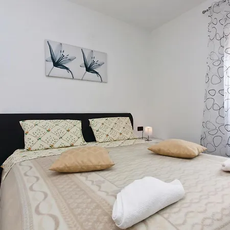 2 Bedroom Amazing In * Rovinj